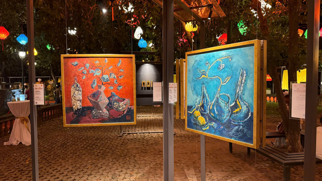 Chu Nhật Quang tiếp nối truyền thống gia đình bằng việc phát triển tranh sơn mài - một hình thức nghệ thuật đòi hỏi sự tỉ mỉ, tinh xảo và tầm nhìn sáng tạo. Nguồn cảm hứng lớn nhất của anh luôn hướng về quê hương, dân tộc.