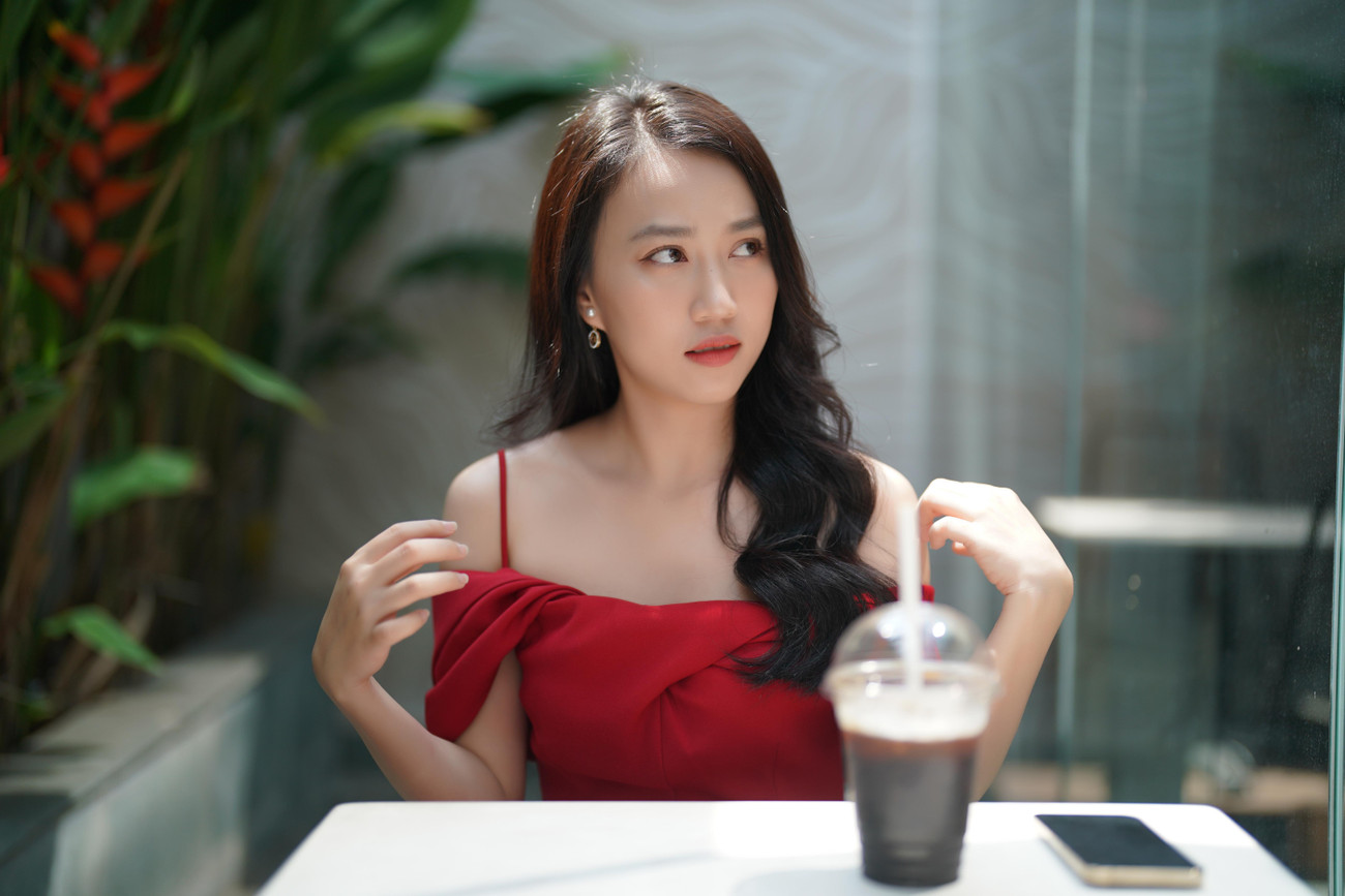 "Đối với tôi, cảnh cưỡng bức hay loạn luân trong phim Mẹ rơm rất đời sống", Hồng Loan chia sẻ. Ảnh: Phạm Nguyễn. "Đối với tôi, cảnh cưỡng bức hay loạn luân trong phim Mẹ rơm rất đời sống", Hồng Loan chia sẻ. Ảnh: Phạm Nguyễn.