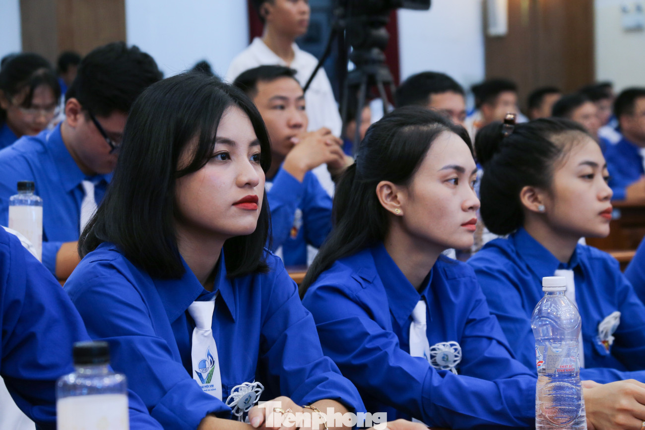 300 đại biểu hiệp thương nhân sự và biểu quyết nhiều nội dung quan trọng tại Đại hội. Ảnh: Giang Thanh