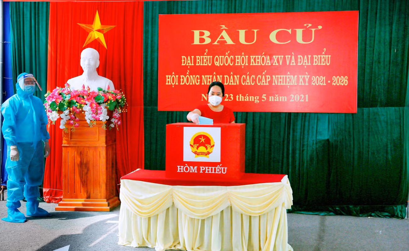 Phó Giám đốc Sở Y tế Nguyễn Văn Phong cho biết: “Từ ngày 17 - 20/5, các đơn vị y tế trực thuộc ngành lấy mẫu xét nghiệm SARS-CoV-2 cho hơn 23.100 thành viên tổ bầu cử ĐBQH khóa XV và đại biểu HĐND các cấp, nhiệm kỳ 2021-2026 của các địa phương trên toàn tỉnh.