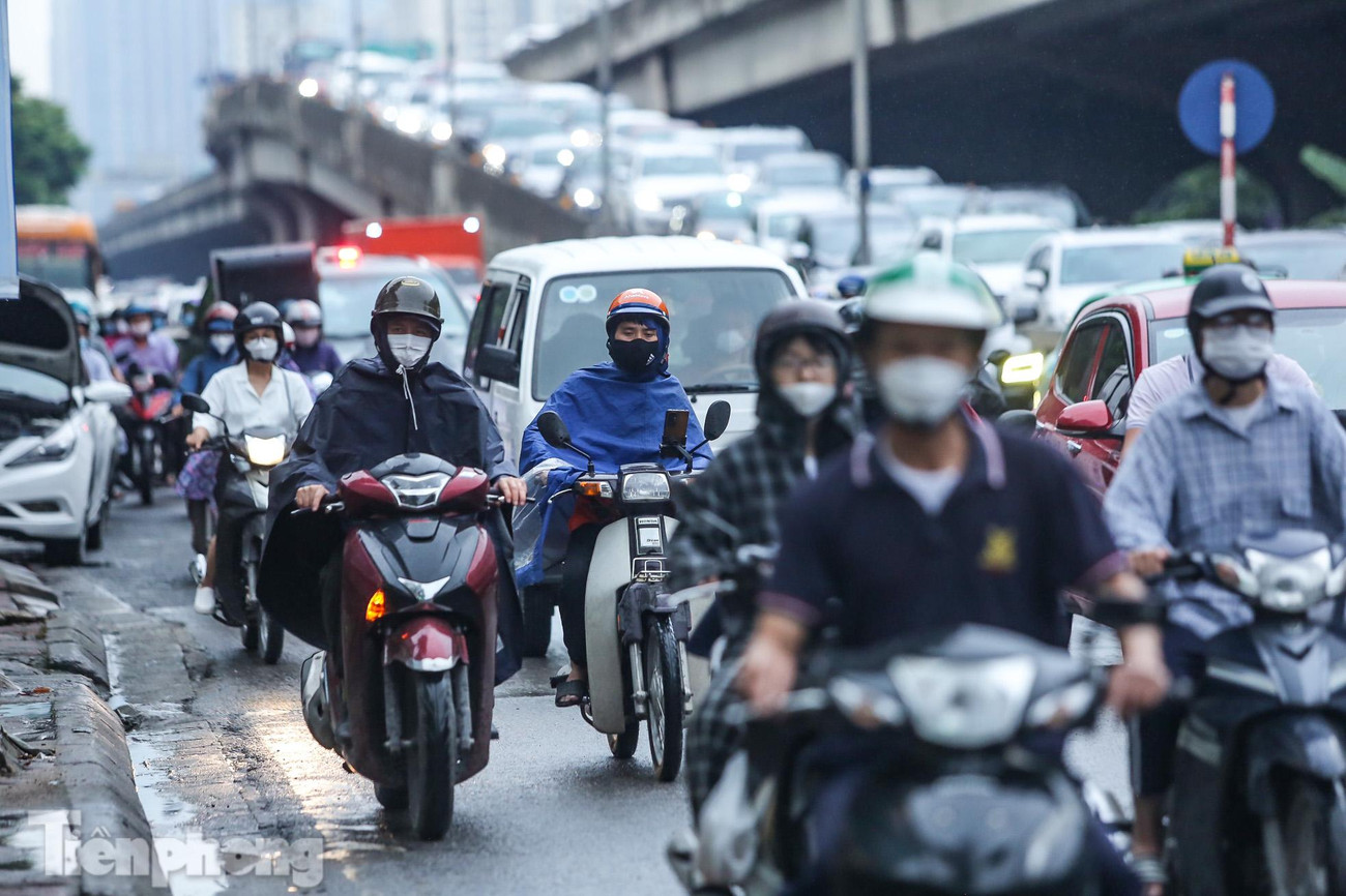 Tương tự, tuyến đường Vành đai 3 trở nên kẹt cứng.