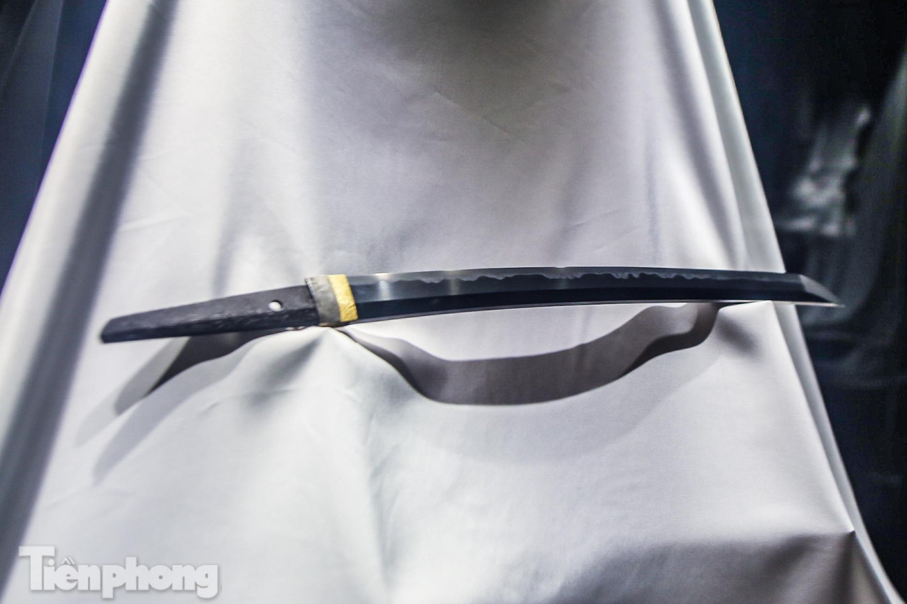 Thanh kiếm cổ Nhật bản được chế tác trong thời kỳ 1865 - 1912.