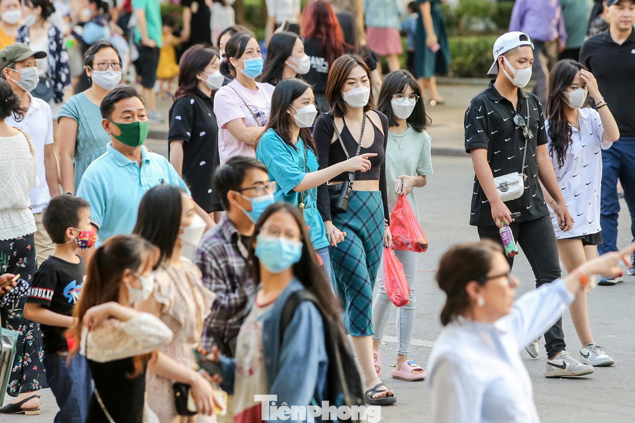 Phố đi bộ chính thức hoạt động trở lại từ ngày 18/3 sau gần 1 năm tạm dừng để chống dịch COVID-19.