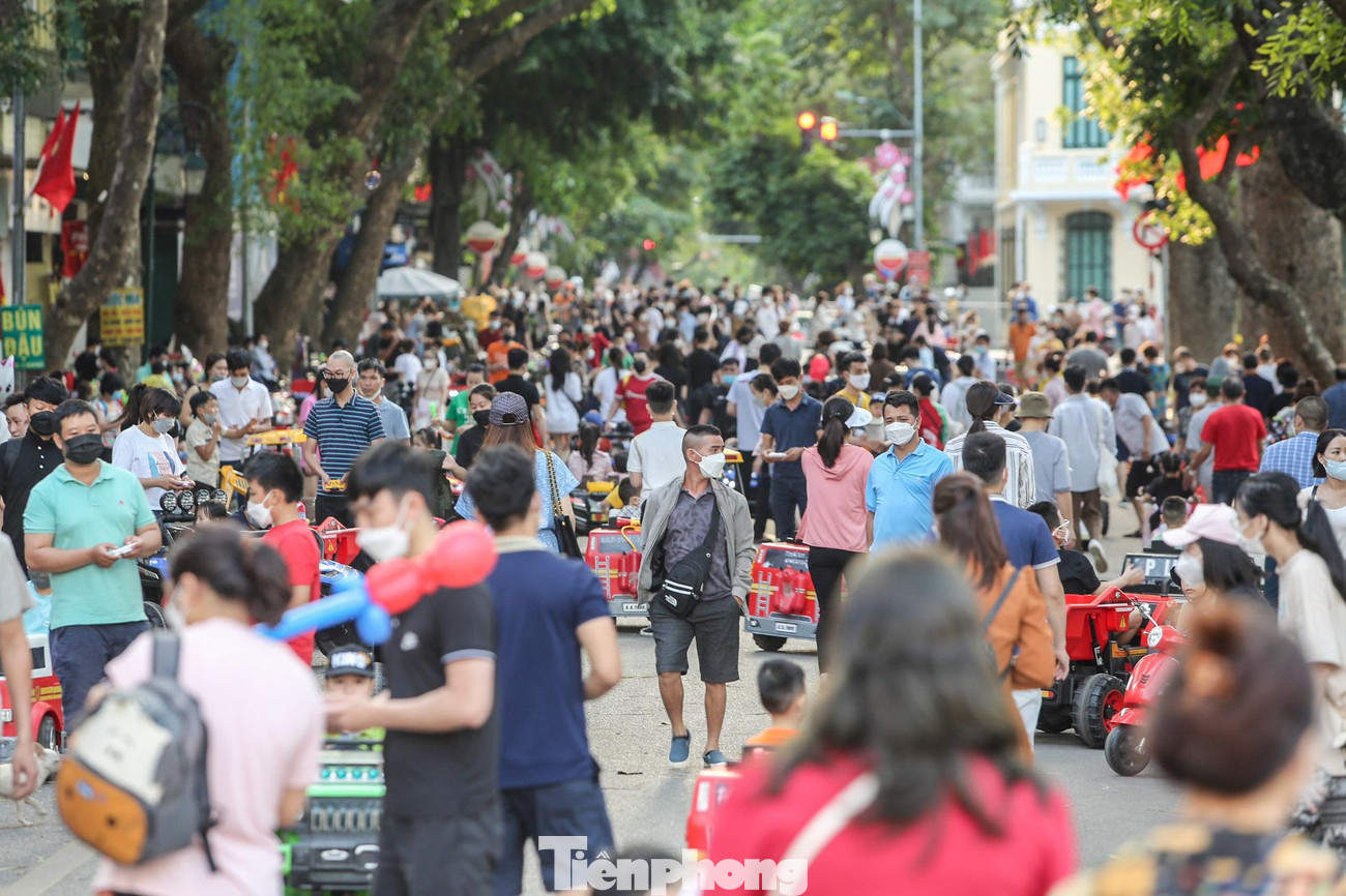 Ken đặc người tại khu phố Hàng Khay.