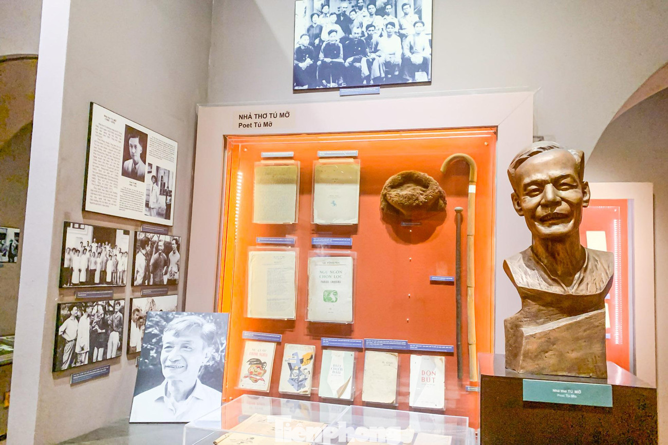 Sự nghiệp, những câu chuyện của các nhà văn, nhà thơ được truyền tải ở đây.