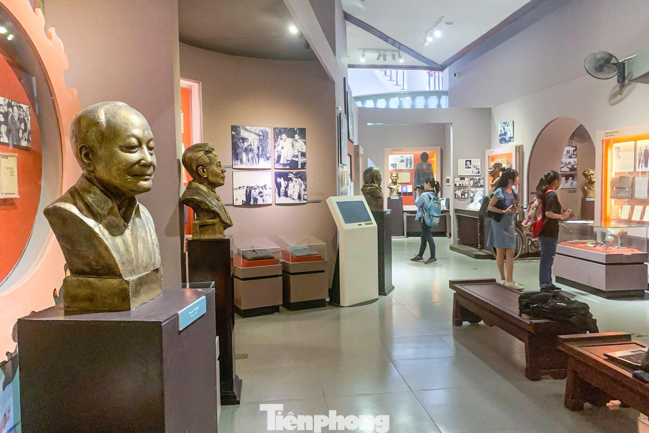 Bảo tàng có chức năng sưu tầm, bảo quản, nghiên cứu, trưng bày, giới thiệu các di sản văn hóa, phản ánh quá trình hình thành và phát triển của văn học Việt Nam.