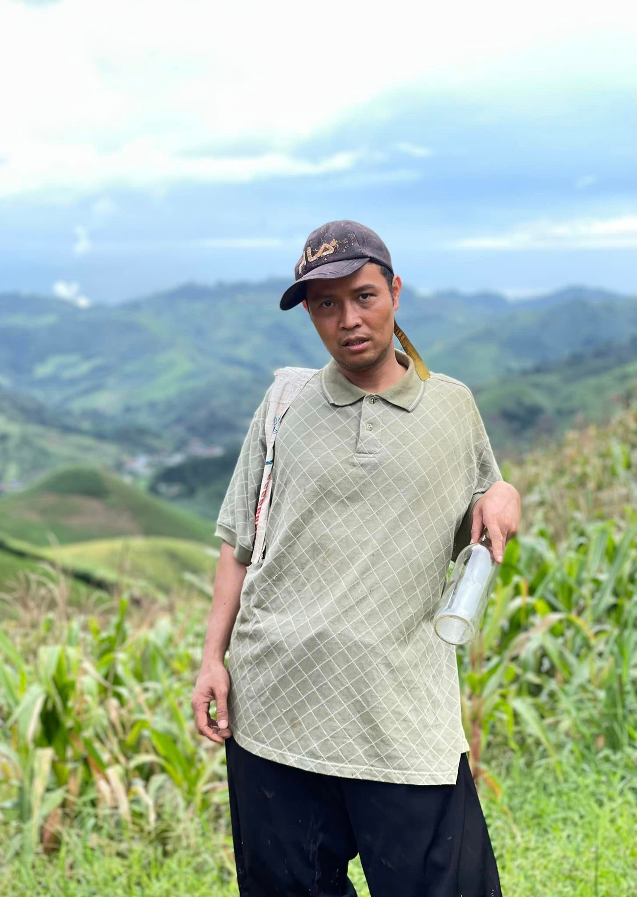 Thái Sơn trong phim Cuộc chiến không giới tuyến. Thái Sơn trong phim Cuộc chiến không giới tuyến.