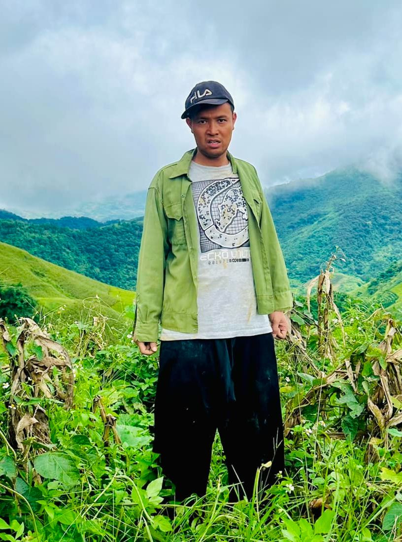 Tạo hình trái ngược của Thái Sơn trong hai bộ phim Cuộc chiến không giới tuyến và Biệt dược đen. Tạo hình trái ngược của Thái Sơn trong hai bộ phim Cuộc chiến không giới tuyến và Biệt dược đen.