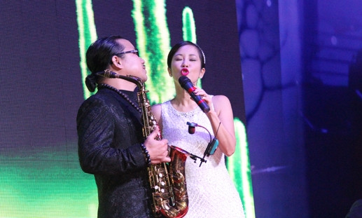 Hồng Nhung từng hát trong đêm thơ nhạc trước đó của Hồng Thanh Quang Hồng Thanh Quang: 'Người đàn ông mùa thu' lãng mạn, đa tình ảnh 3