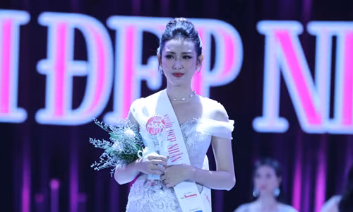 Chung kết Hoa hậu Việt Nam 2018: Ấn tượng đêm 'ánh sáng' ảnh 7