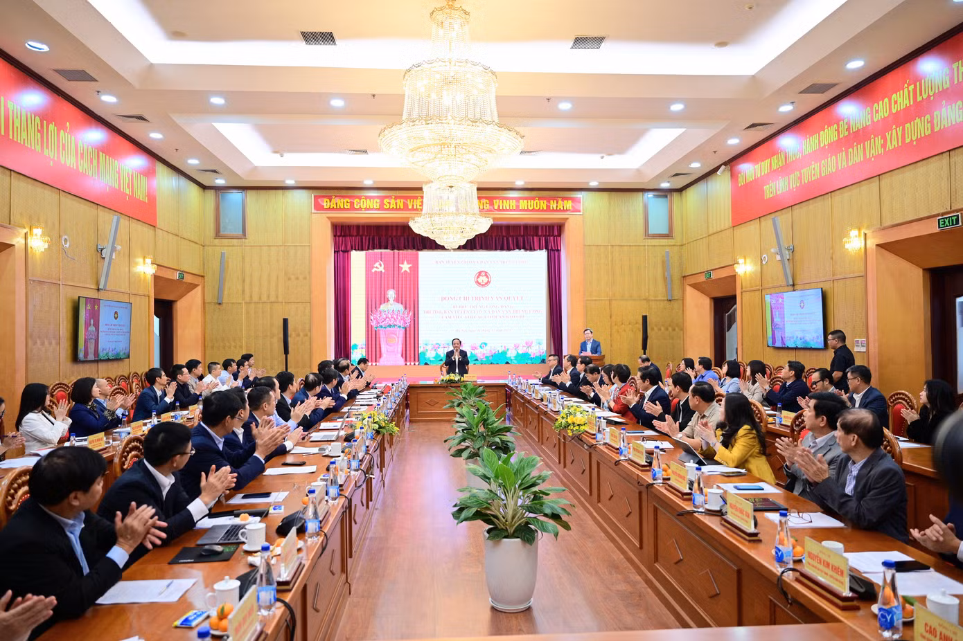 tienphong-1112tvq.jpg