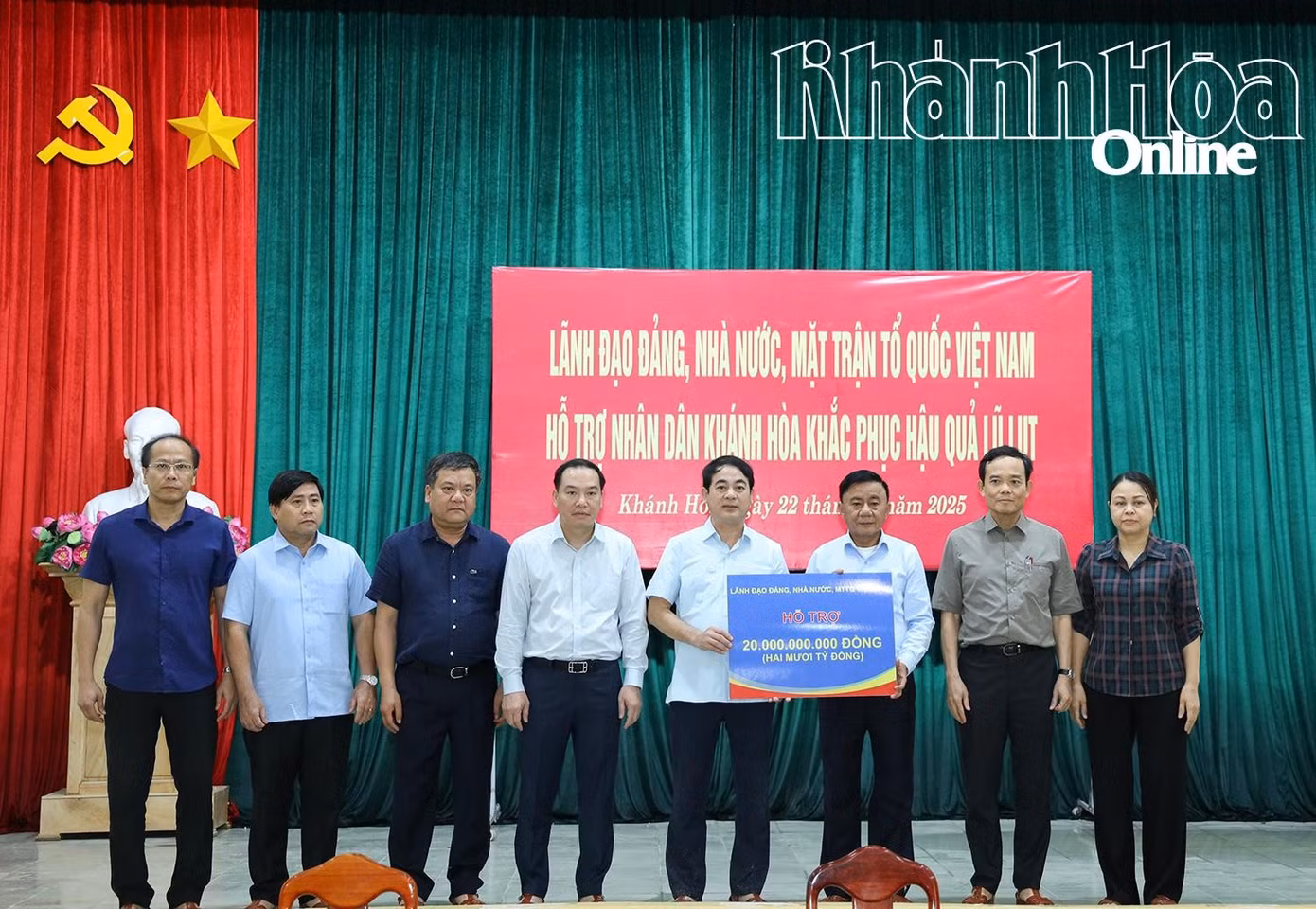 tienphong-2211ungho1.jpg