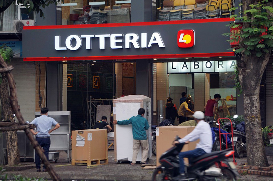 Nhiều cửa hàng Hà Nội bất ngờ hoạt động trở lại ngày cuối giãn cách