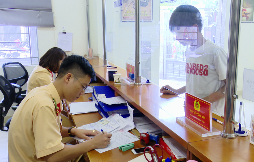 Cục trưởng CSGT: Không gây phiền hà, khó khăn khi cấp đổi biển vàng