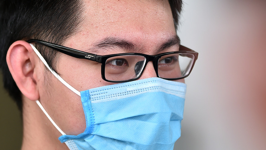 Nhiều ca mắc COVID-19 'đặc biệt' được điều trị khỏi xuất viện 