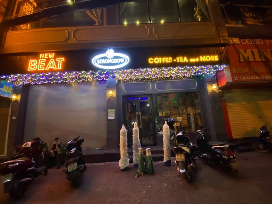 Hàng chục dân chơi đất cảng thác loạn trong bar bất chấp lệnh cấm