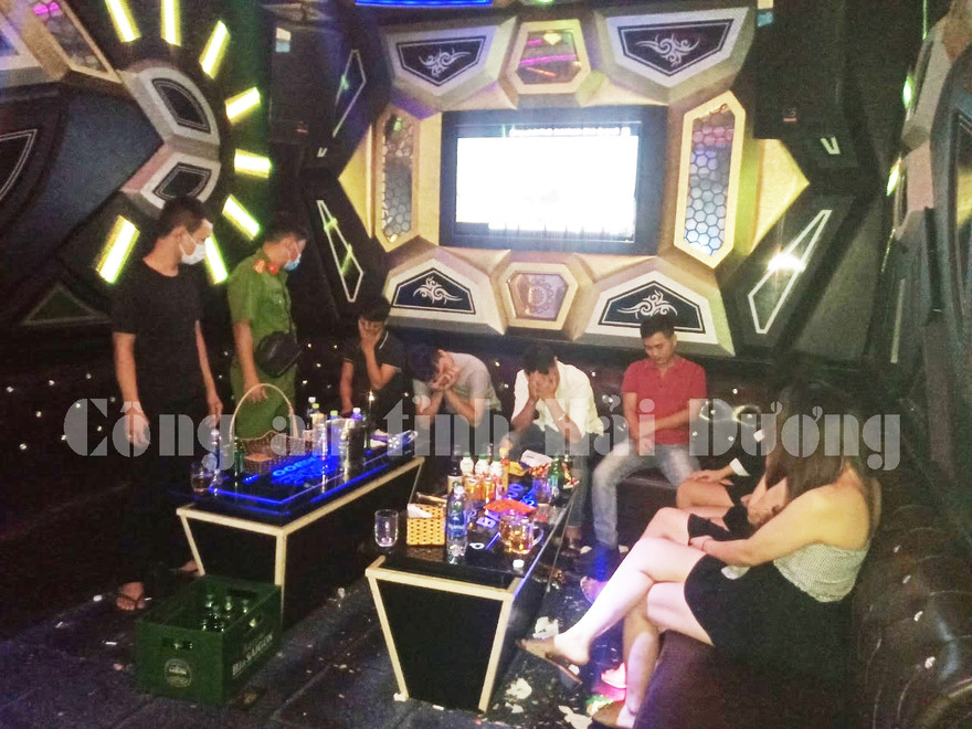 Hàng loạt quán karaoke bất chấp lệnh cấm, lén lút hoạt động ở Hải Dương. Ảnh: Công an Hải Dương.