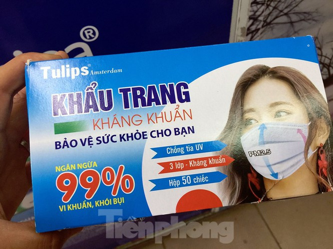 Hàng loạt cửa hàng, quầy thuốc chặt chém giá khẩu trang y tế giữa thời điểm dịch virus corona.