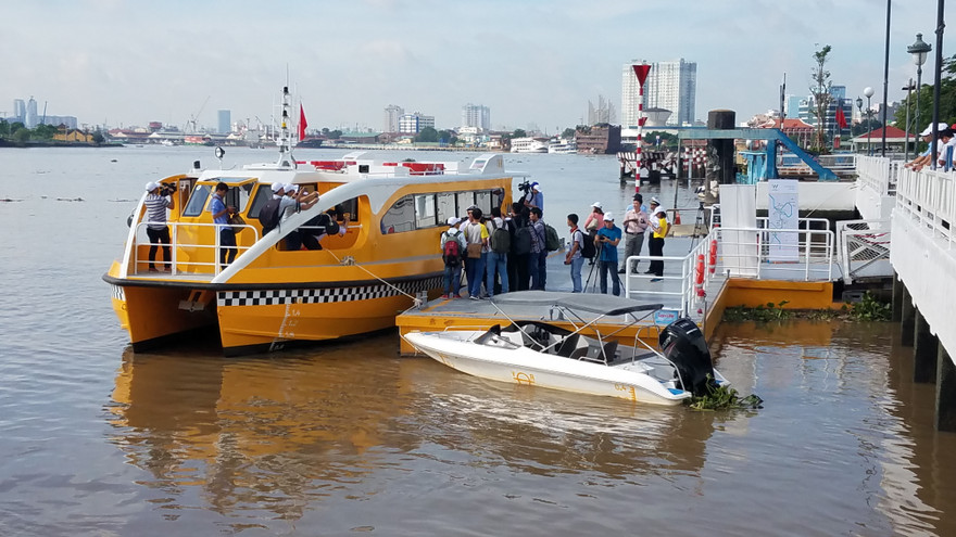 Dân Sài Gòn được đi buýt đường sông miễn phí 10 ngày đầu tiên