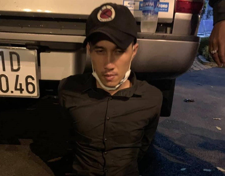 Trương Tín bị bắt khi đang ngồi trong quán cà phê sau khi gây án.