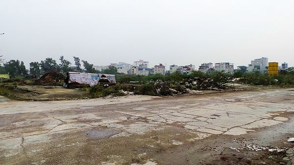 Khu đô thị mới Thịnh Liệt (quận Hoàng Mai) trên 35 ha do Tổng Công ty Licogi làm chủ đầu tư nhưng đến nay 14 năm vẫn chưa triển khai. 