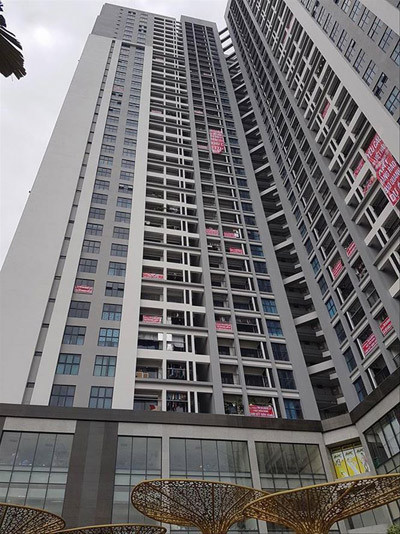 Dân chung cư Goldmark City 36 Hồ Tùng Mậu bị cắt nước vì treo băng rôn ‘tố’ chủ đầu tư