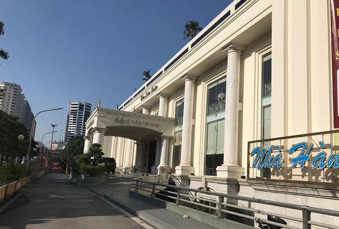 Phần lớn diện tích tại khu đất “vàng” 66 Lê Văn Lương (Hà Nội), thành Trung tâm tổ chức sự kiện, tiệc cưới Blue Lotus Center (Ảnh Trần Hoàng)