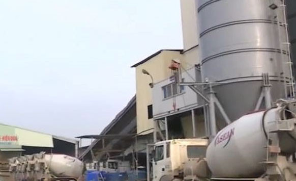 Hàng loạt trạm trộn bê tông không phép ở Hà Nội