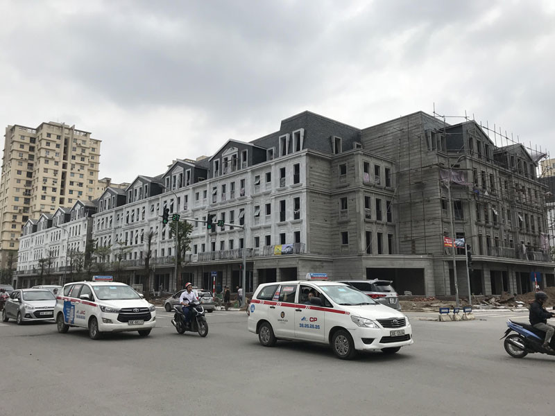 66 căn hộ liền kề tại ô đất B4 Nam Trung Yên được chào dưới tên nhà phố thương mại và có giá chênh hàng chục tỷ đồng/căn. 