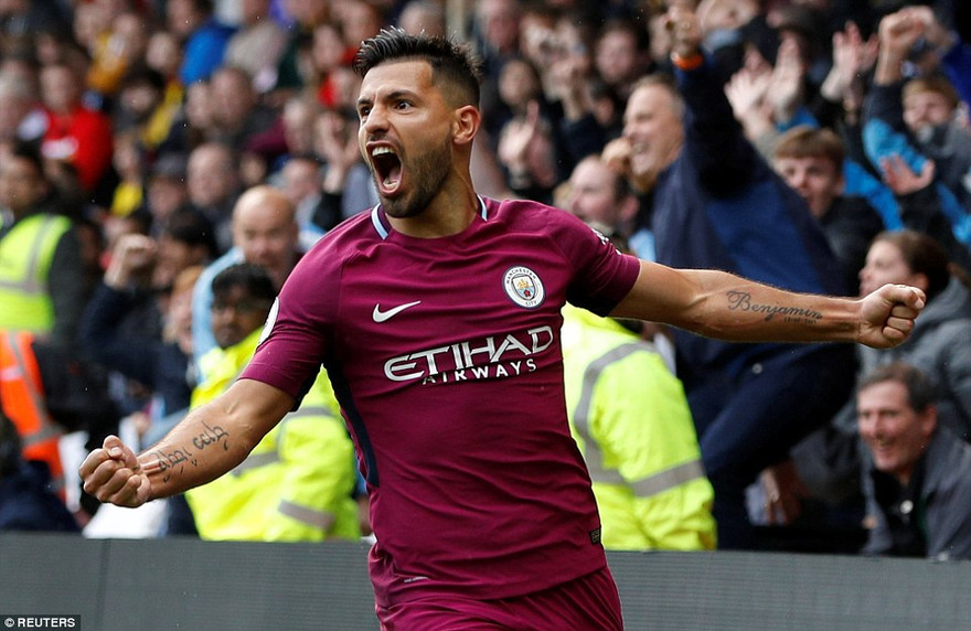 Sergio Aguero lập hat-trick ở trận đấu hôm nay.