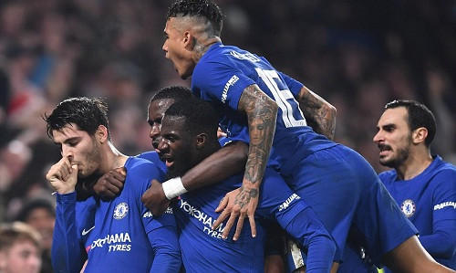 Bàn thắng ở thời gian bù giờ của Morata đưa Chelsea vào bán kết.