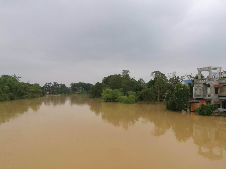 Hình ảnh mới nhất từ vùng ngập Chương Mỹ sau sự cố đê điều