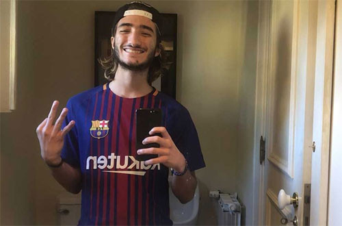 Con trai Mourinho mừng chiến thắng của Barca