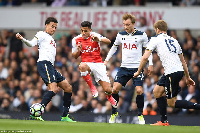 Tottenham chấm dứt 22 năm sống dưới 'cái bóng' Arsenal