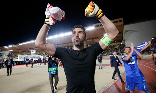 Buffon chạm mốc 100 trận cùng Juve ở Champions League