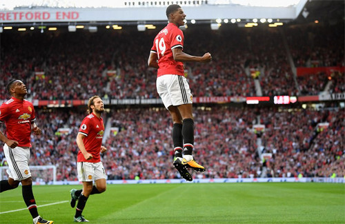 Rashford trở thành người hùng của Man Utd trận này.