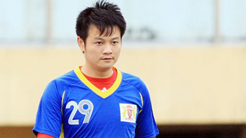 Tính chuyện cầm quân, Văn Quyến đi học HLV