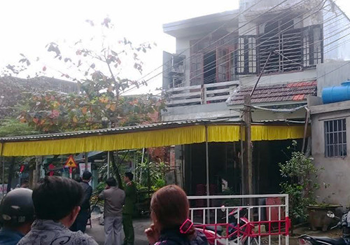 Sáng 4/2, công an đang tiếp tục khám nghiệm hiện trường để điều tra nguyên nhân. Ảnh: N.T. 