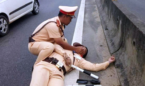 Theo Cục CSGT từ đầu năm đến nay có tới 30 vụ chống người thi hành công vụ. 