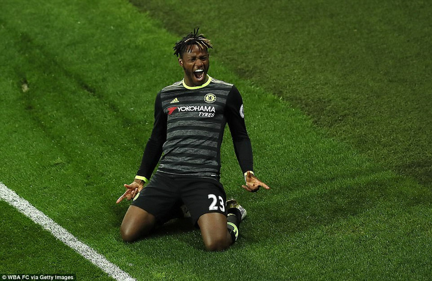 Việc Batshuayi bất ngờ trở thành người hùng cũng gây kích thích cho giới hâm mộ.