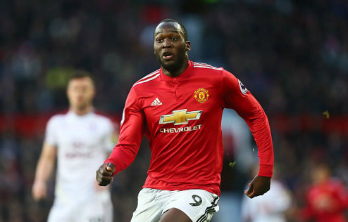  Mourinho sợ Lukaku mất phong độ vì quá cơ bắp