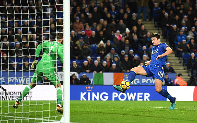 Harry Maguire sút tung lưới M.U ở phút bù giờ thứ 4