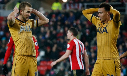 Tottenham vượt Arsenal lên nhì bảng