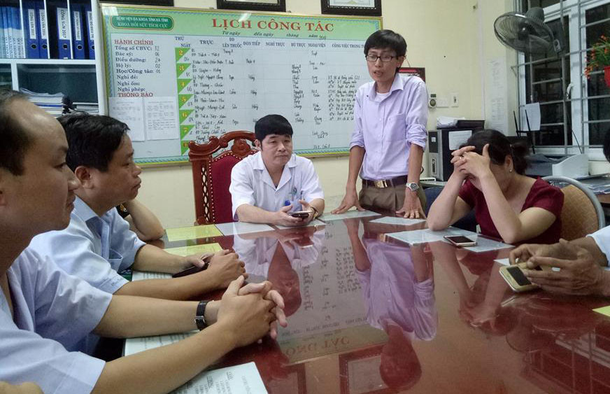 Lãnh đạo Bệnh viện Đa khoa Hà Tĩnh làm việc với người nhà chị P.T.T.