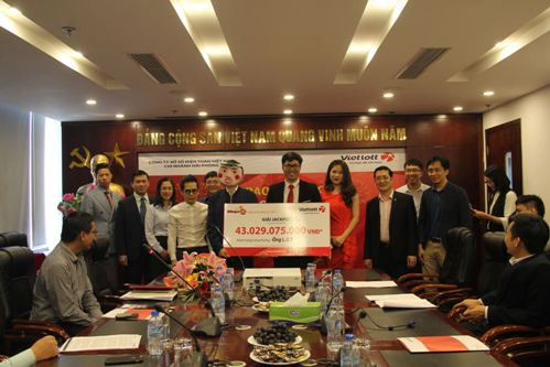 Khách hàng trúng Jackpot là một công chức nhà nước, đang sinh sống tại Hà Nội. 