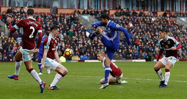 Chelsea bị Burnley cầm chân.