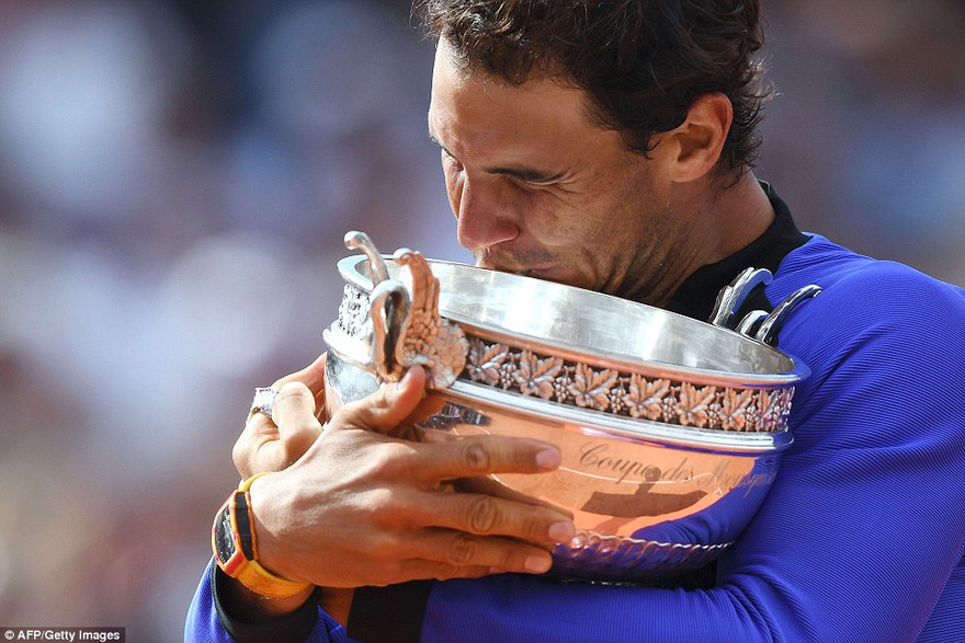 Vùi dập Wawrinka, Nadal lần thứ 10 vô địch Roland Garros