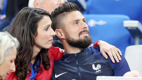 Ngôi sao không dám chia tay Arsenal vì... sợ vợ