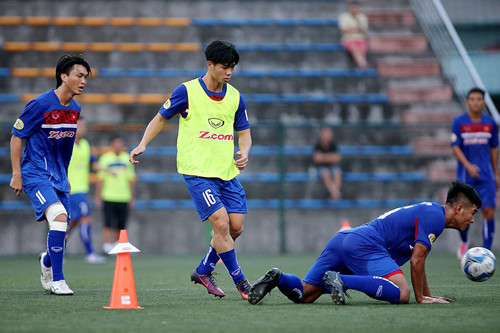 Quân bầu Đức thất thế ở đội tuyển Việt Nam