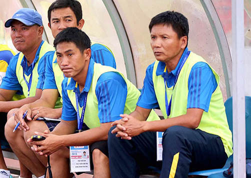 HLV Võ Đình Tân (bìa phải)